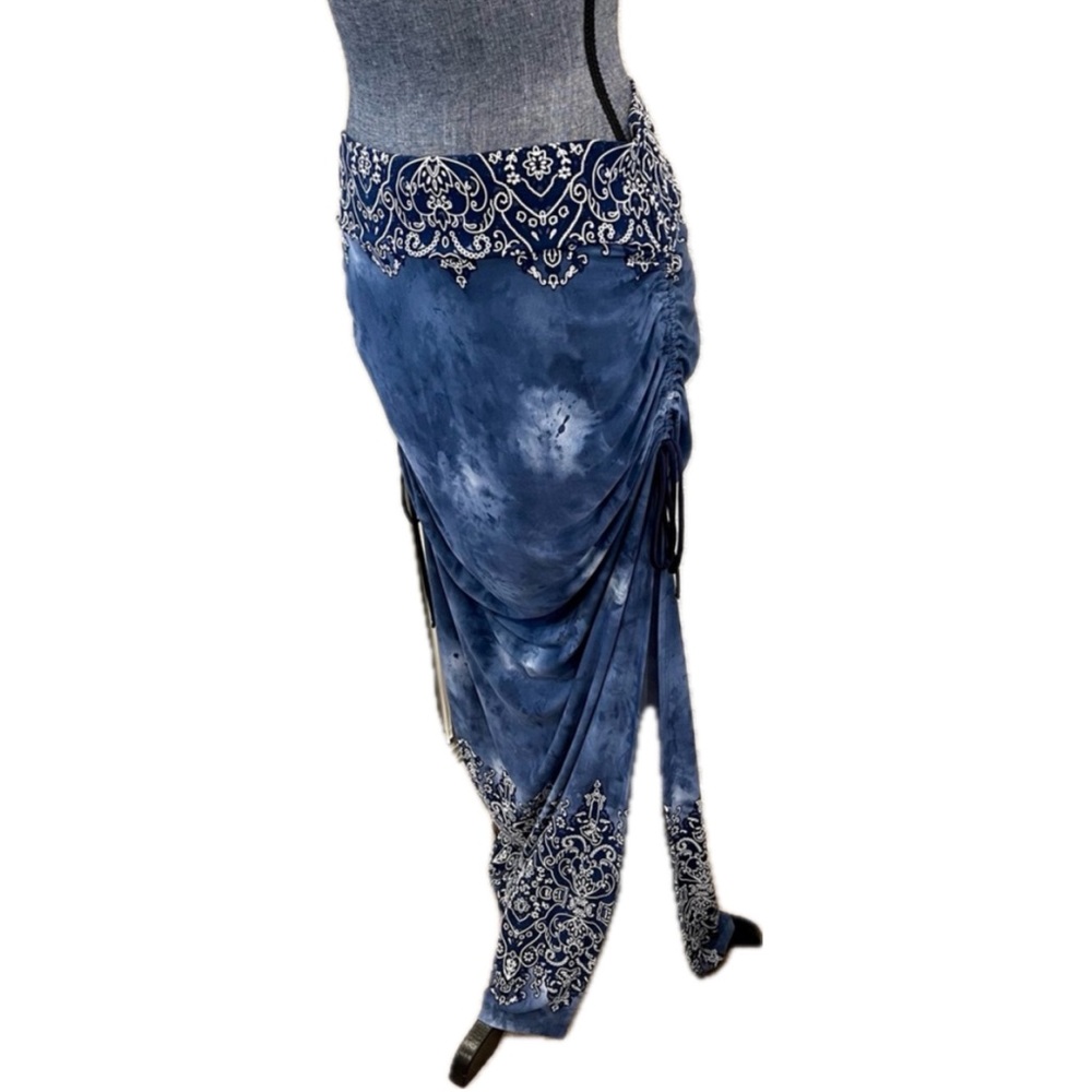 NWOT VENUS Navy and White Paisley Maxi Skirt with Adjustable Ruching